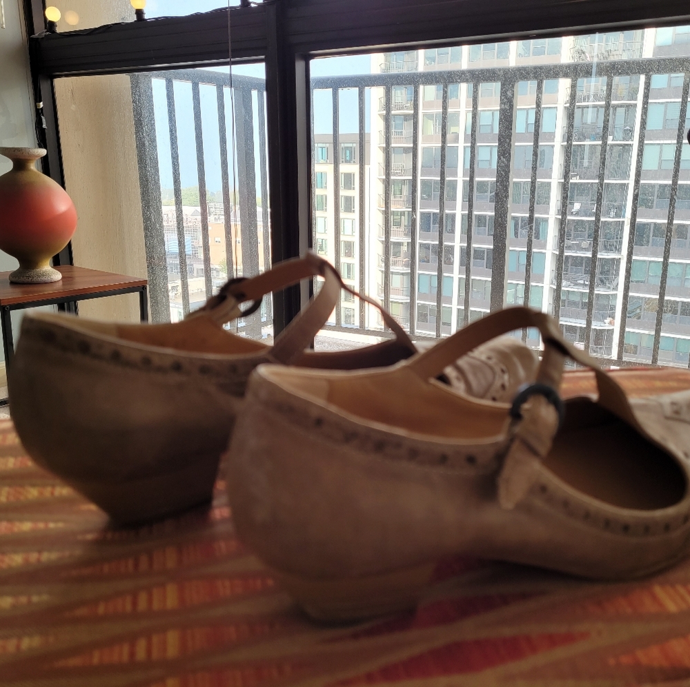 Shoes - Picture 4 of 4